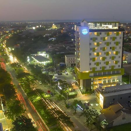 Hotel Dafam Pacific Caesar Surabaya Exteriör bild