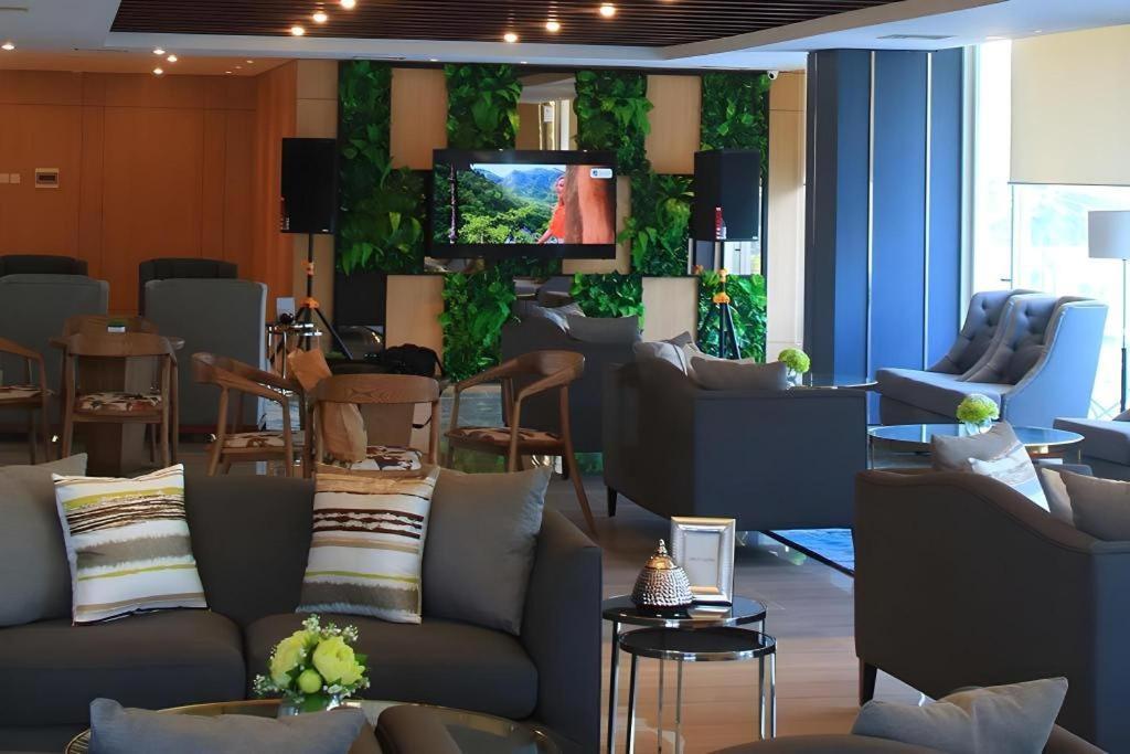 Hotel Dafam Pacific Caesar Surabaya Exteriör bild