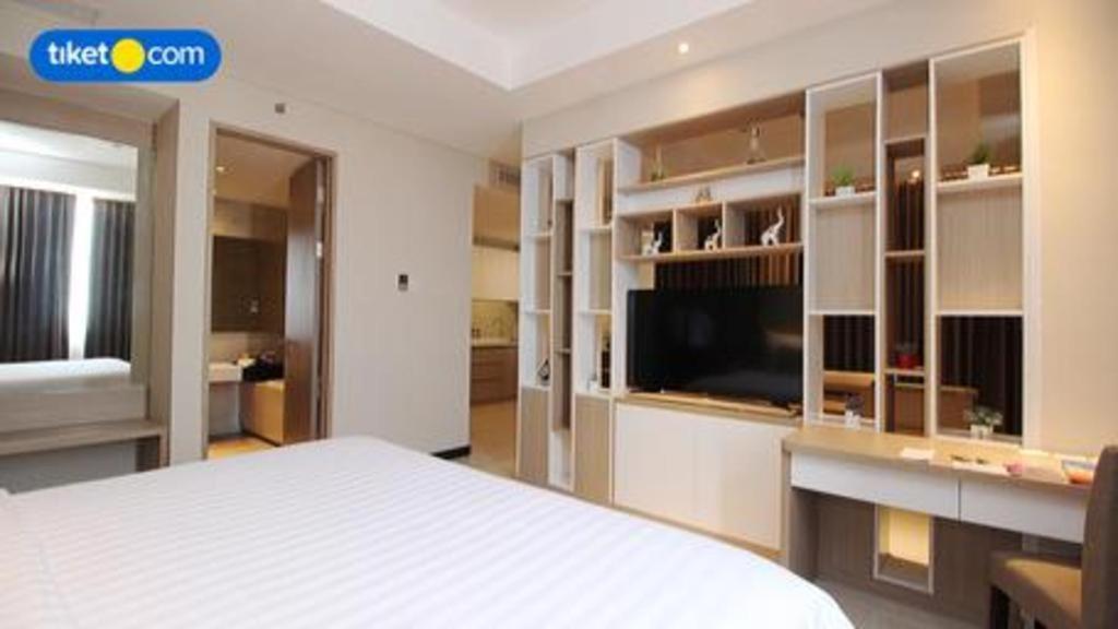 Hotel Dafam Pacific Caesar Surabaya Exteriör bild