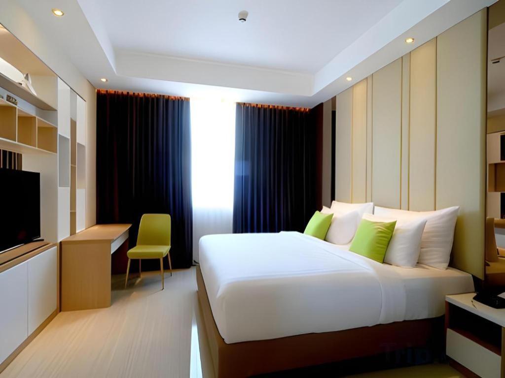 Hotel Dafam Pacific Caesar Surabaya Exteriör bild